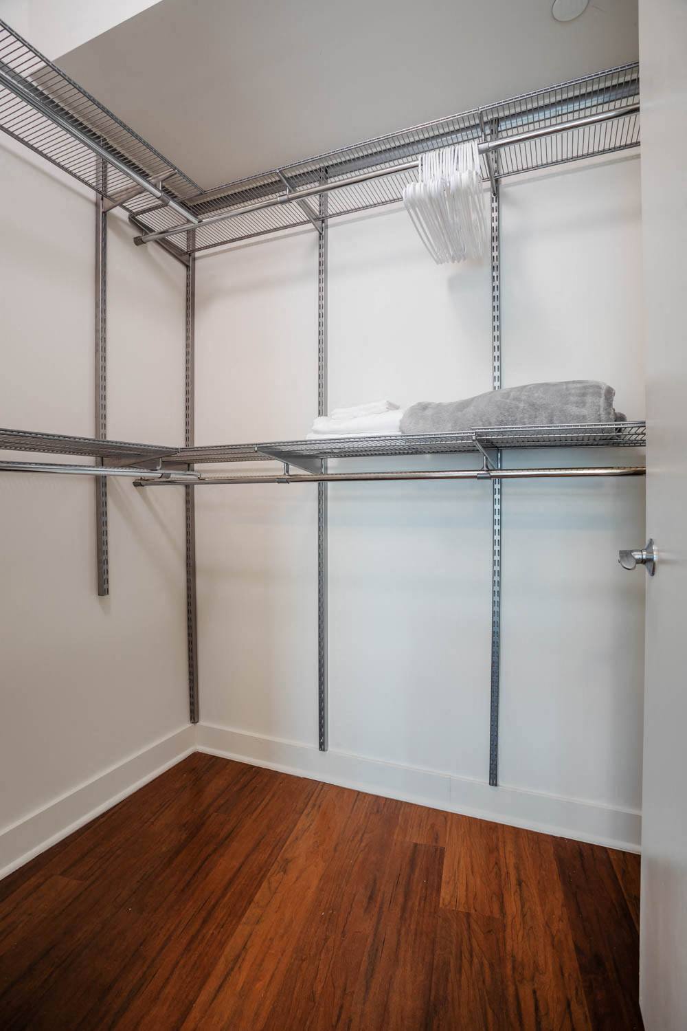 Wilshire-Margot-furnished-two-bedroom